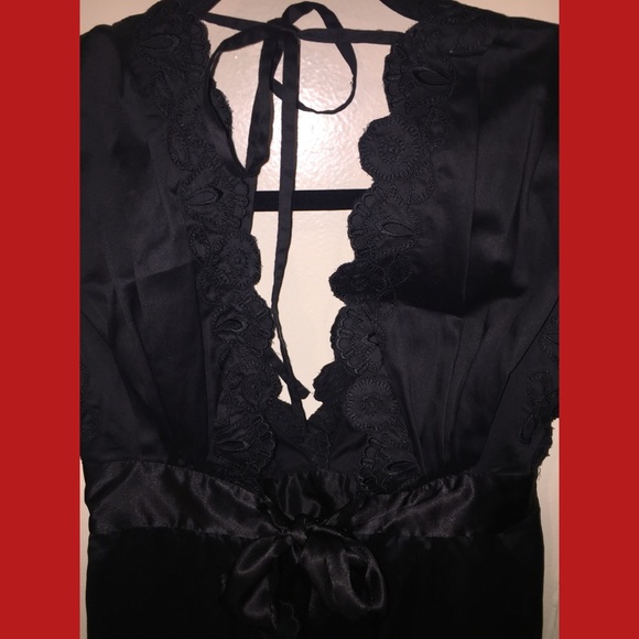 New! Bebe embroidered top! Never worn. - Picture 7 of 8